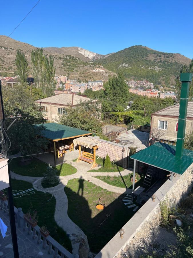 Tigran Hotel By Black & Gold Goris Exterior foto